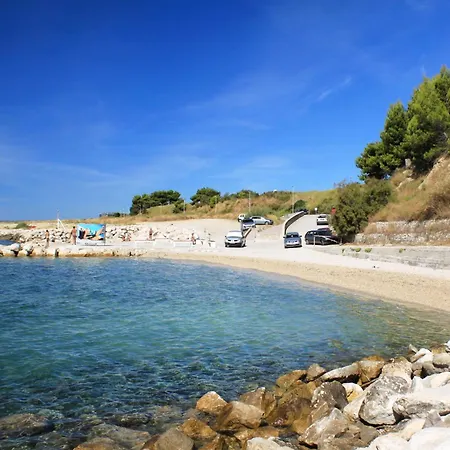 Vakantiehuis Seaside House With A Swimming Pool - 22890 *