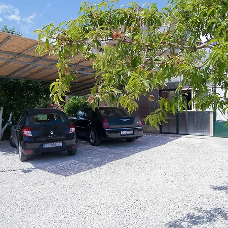 Seaside House With A Swimming Pool - 22890 Split